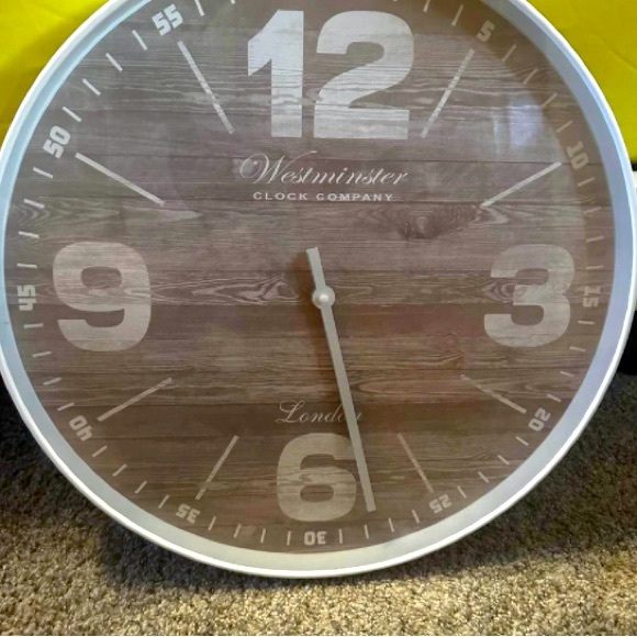Clock - Picture 1 of 1